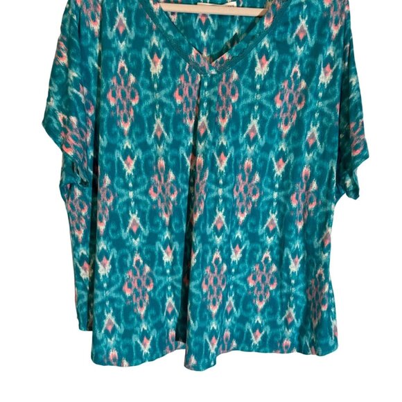 Carole Hochman Green & Pink Ikat Print V-Neck Short Sleeve Top 1X - Picture 3 of 11